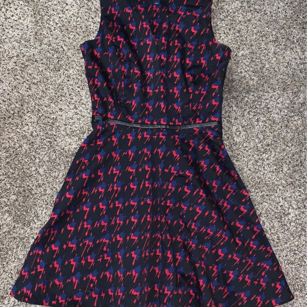 Tommy Hilfiger dress natural pleat blue, red, black
